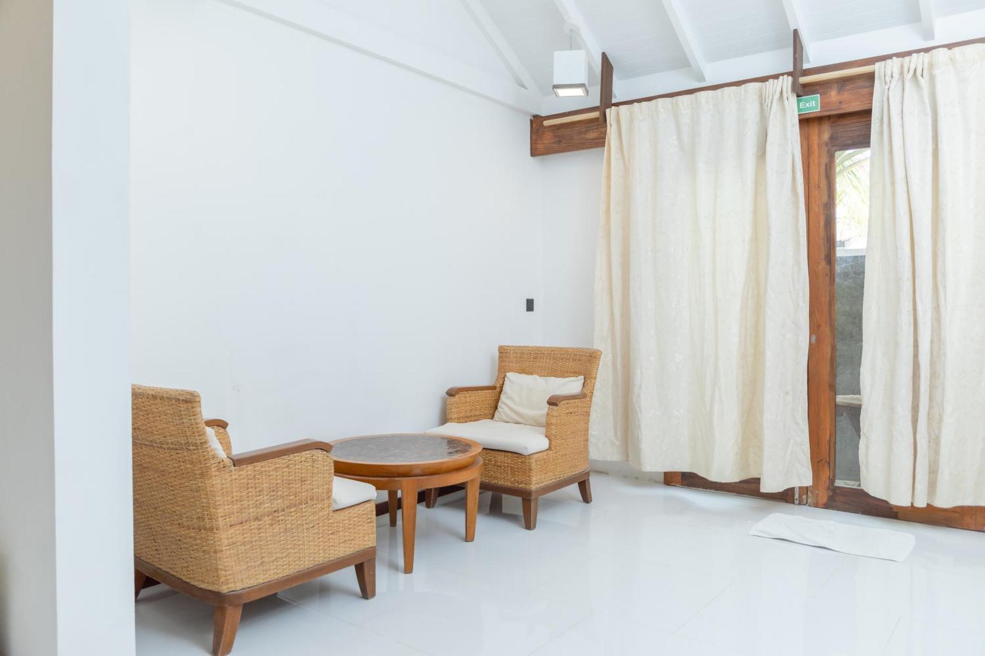 Brickwood Ganduvaru Private Villas Rasdhoo Exterior photo
