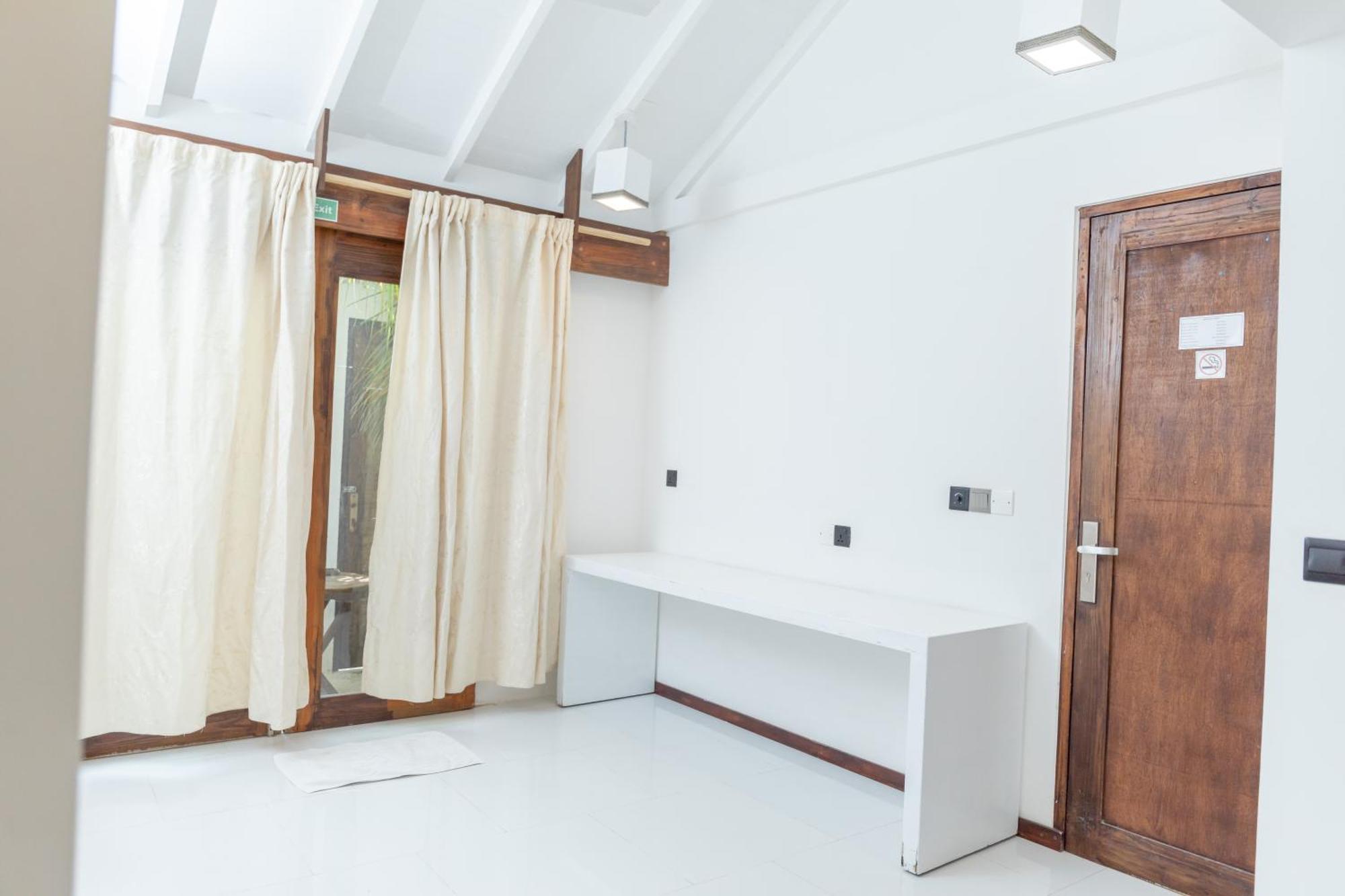 Brickwood Ganduvaru Private Villas Rasdhoo Exterior photo
