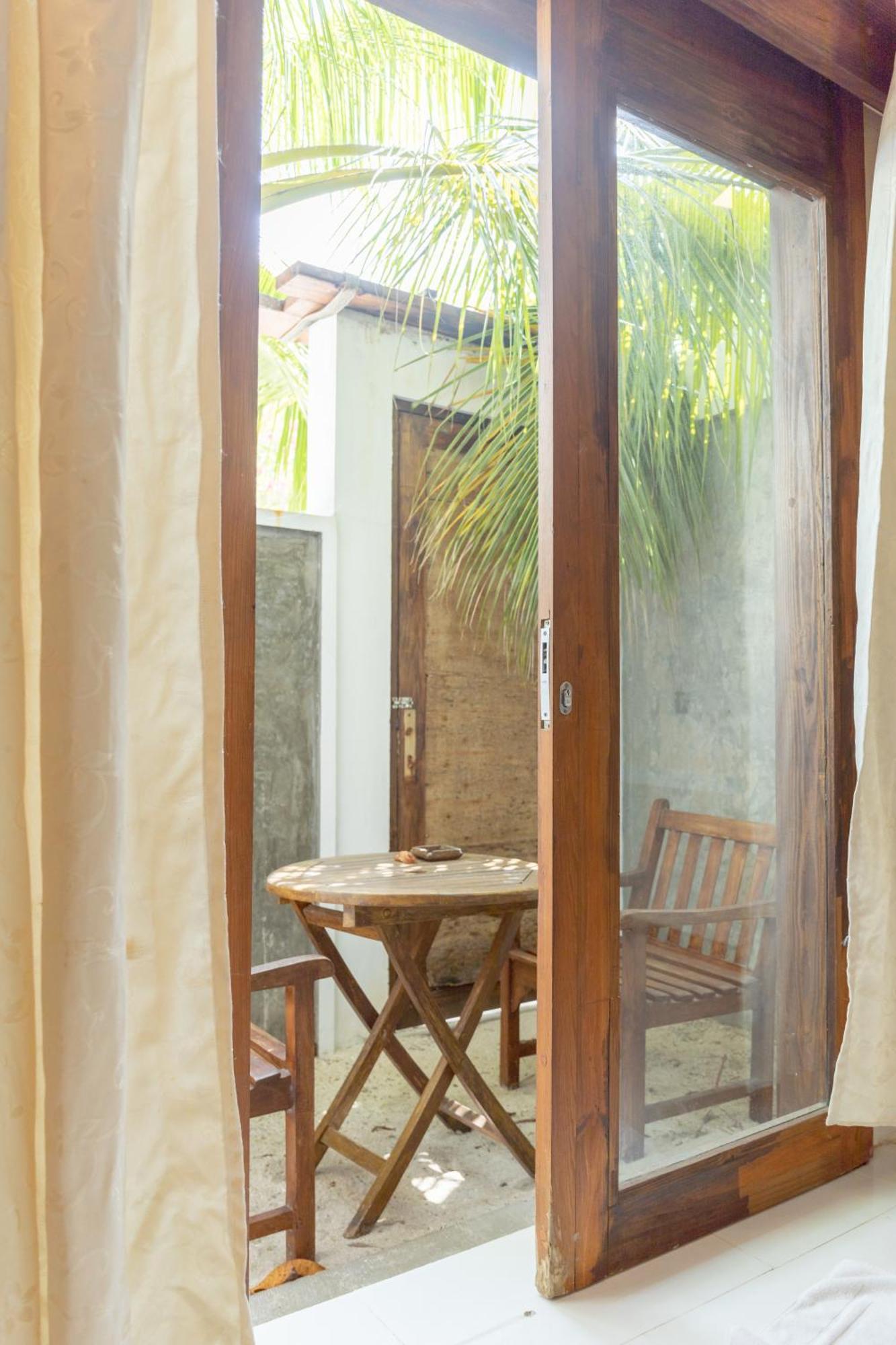 Brickwood Ganduvaru Private Villas Rasdhoo Exterior photo